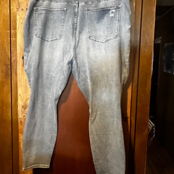 Judy Blues 24W - Picture 3 of 3